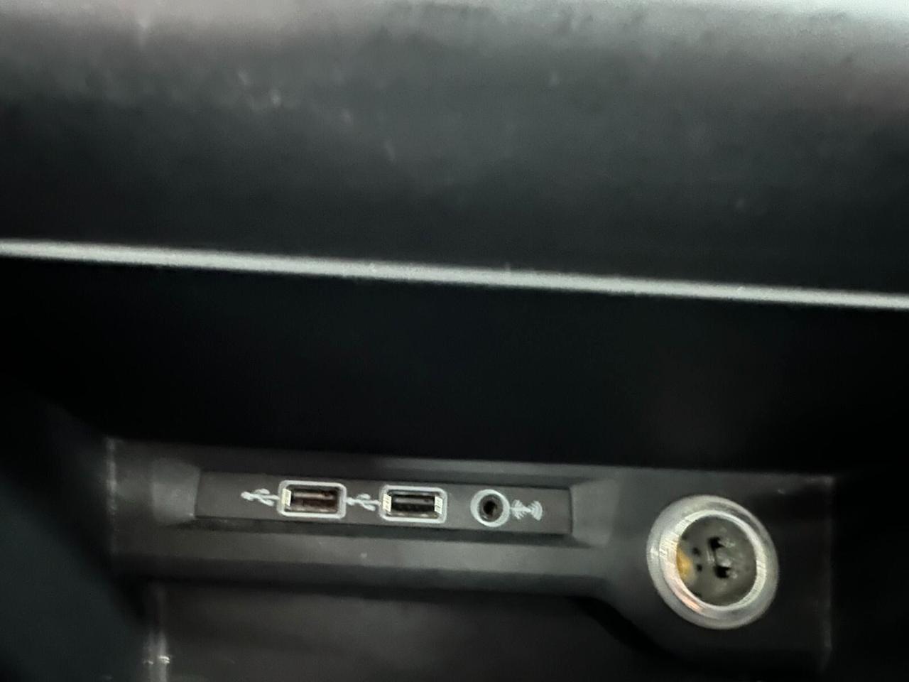 Volkswagen Touran 1.6 TDI 115 CV - PERMUTE 12 MESI GARANZIA