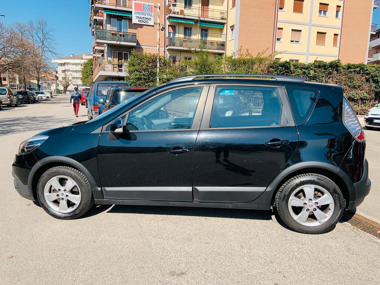 Renault Scenic xmod croos 1.5;Diesel 110cv