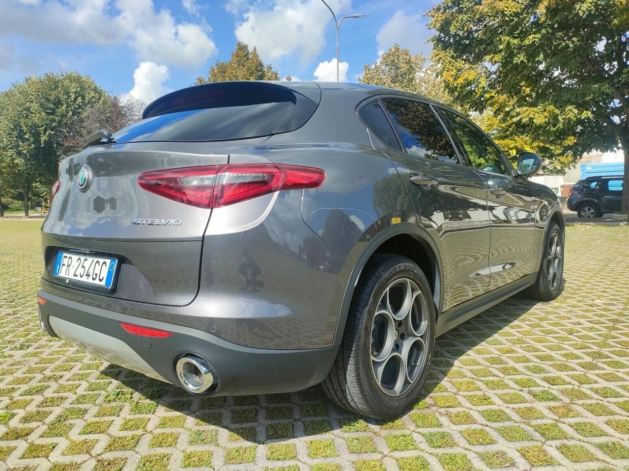 Alfa Romeo Stelvio 2.2 Turbodiesel 210 CV AT8 Q4 E