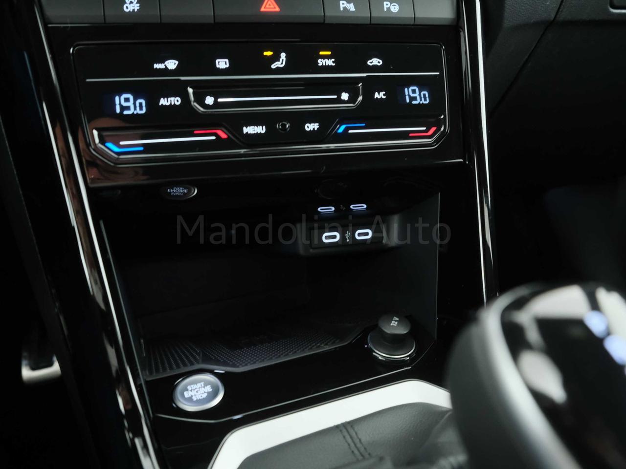 Volkswagen T-Roc 1.5 tsi act r-line plus dsg