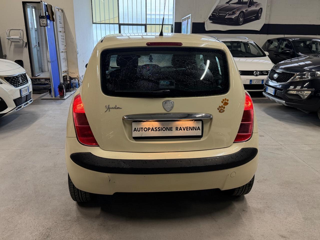 Lancia Ypsilon 1.2 16V Platino