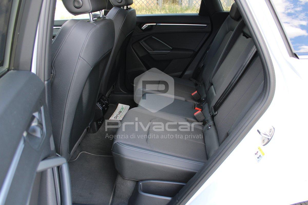 AUDI Q3 40 TDI quattro S tronic S line edition
