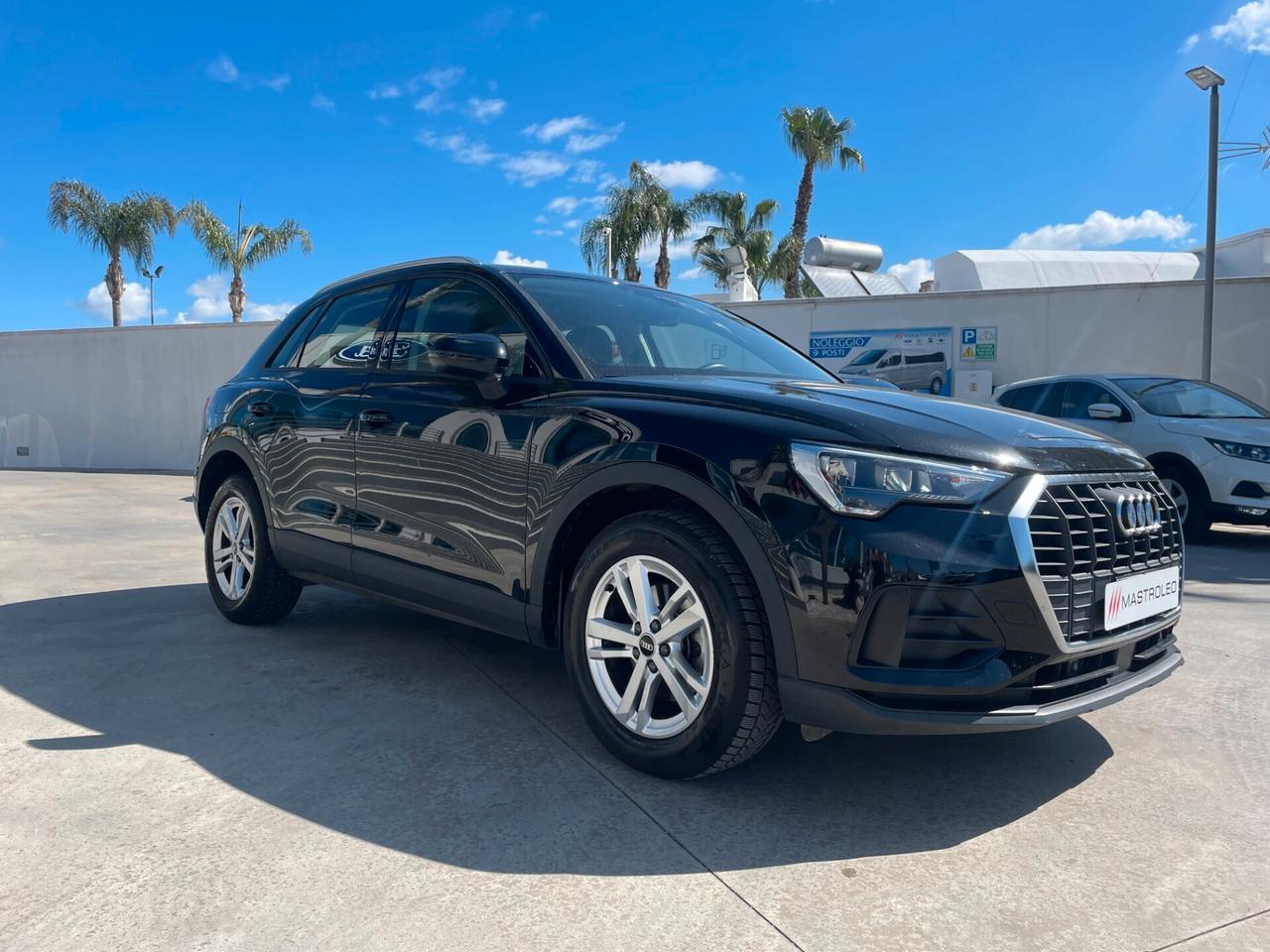 Audi Q3 35 TDI S tronic Business