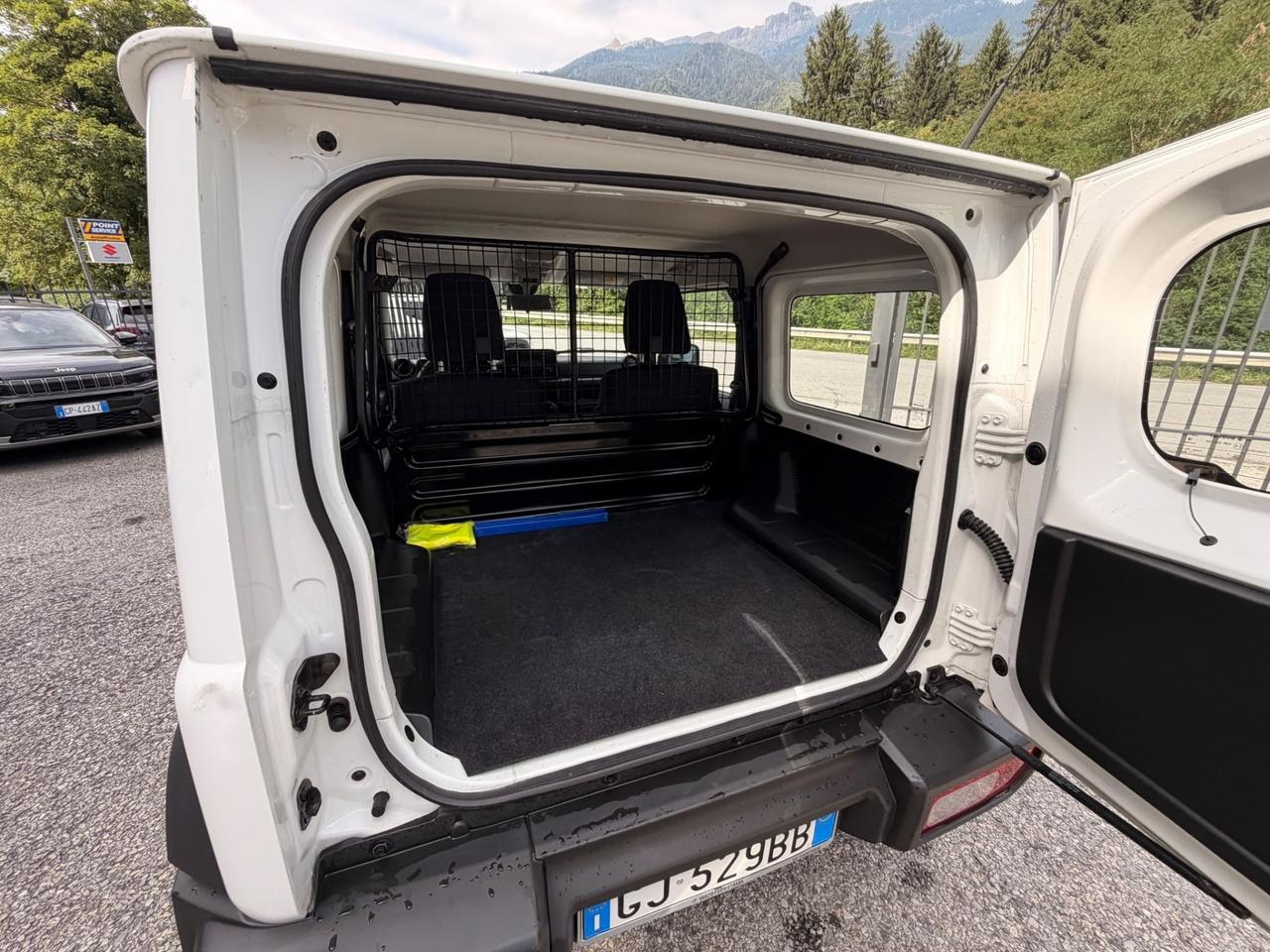 Suzuki Jimny 1.5 5MT PRO (N1)