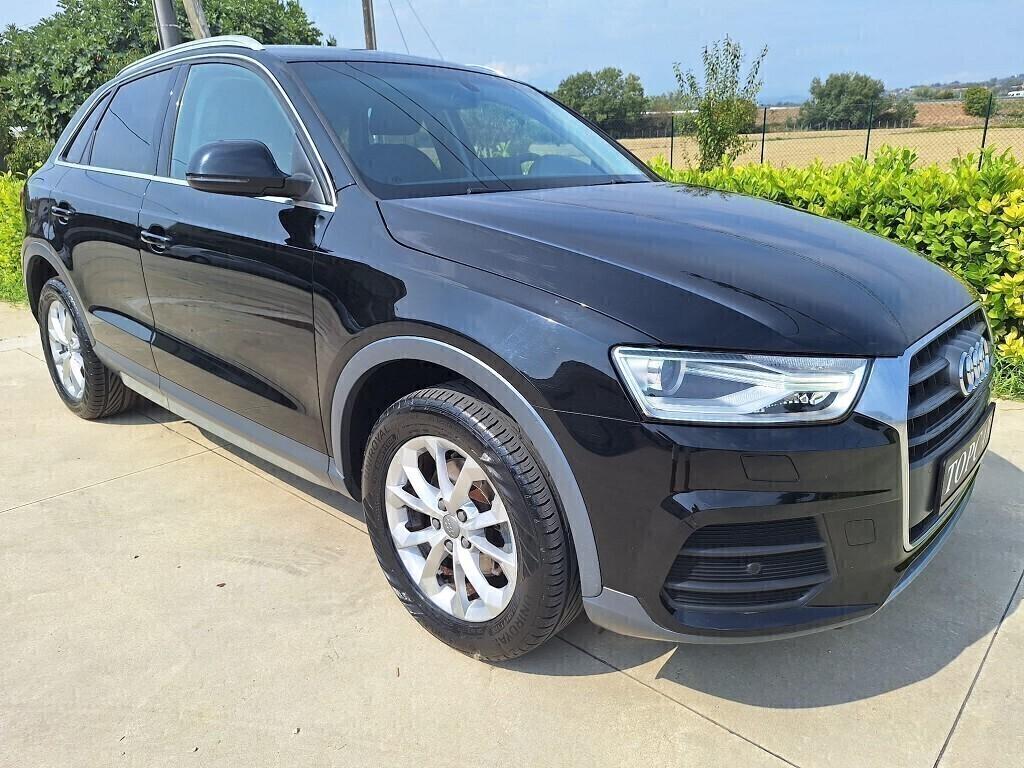 Audi Q3 2.0 TDI 120 CV Sport Navigatore Fari Led.