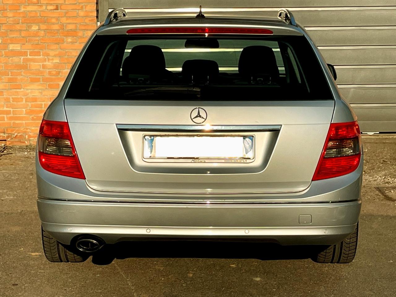 MERCEDES C220d aut.-AVANTGARDE-Pelle.Navi-FULL
