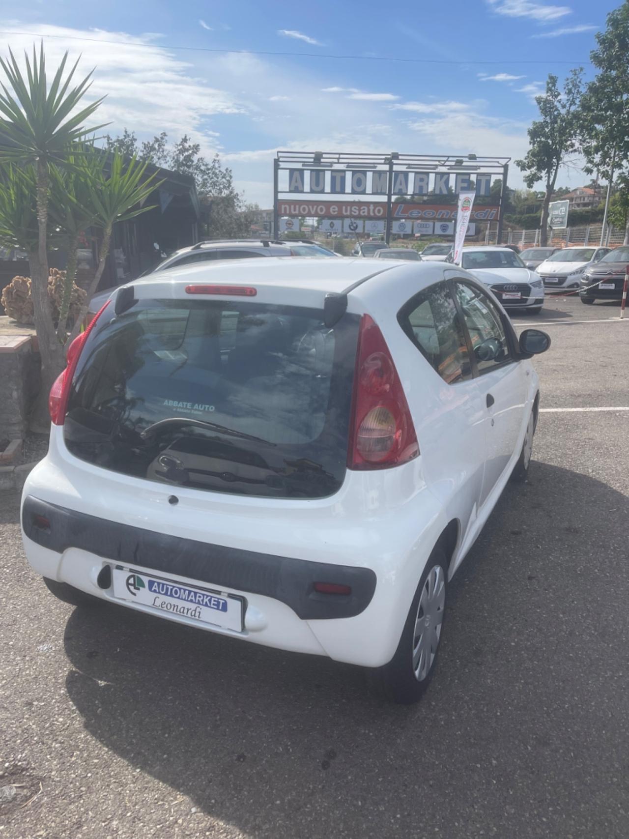 Peugeot 107 e Toyota Aygo vari colori