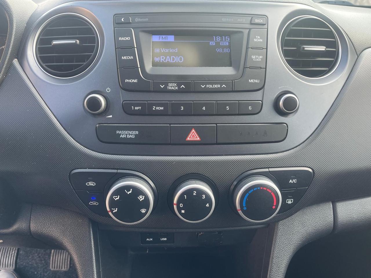 Hyundai i10-1.0 benz/cv 65- full -2018