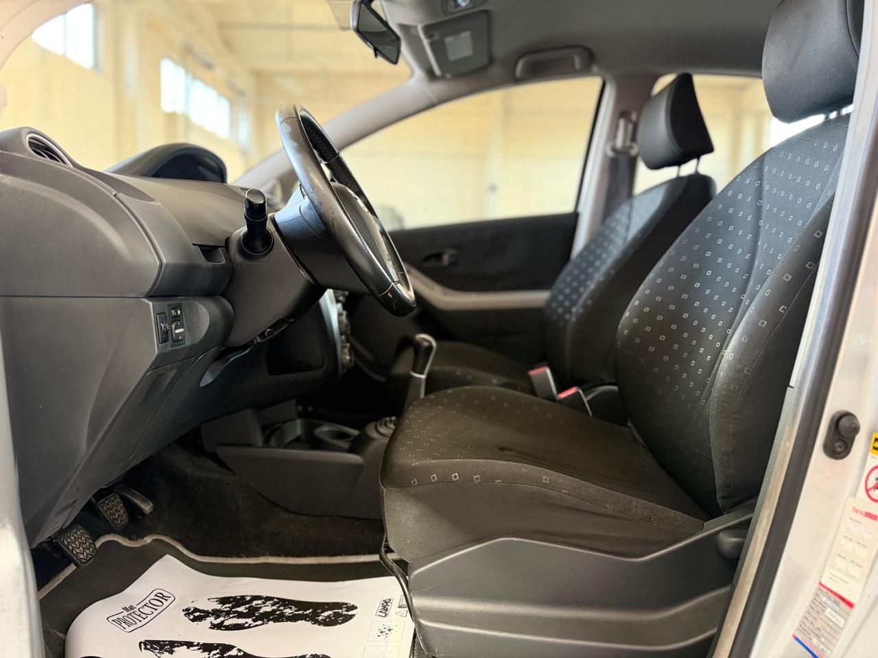 Toyota Yaris 1.0 5 porte Now NEOPATENTATI