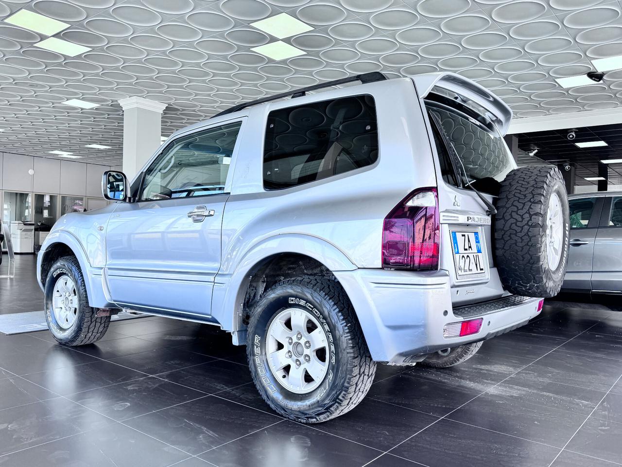 Mitsubishi Pajero 2.5 TDI 3p. Instyle