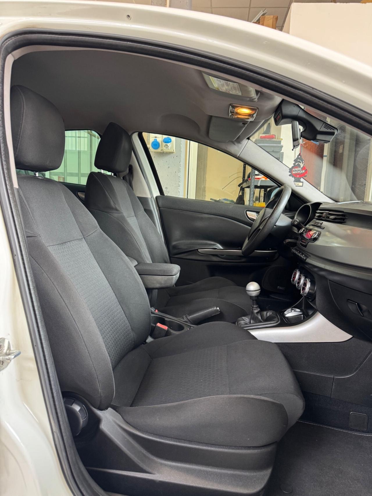 Alfa Romeo Giulietta 1.6 JTDm-2 105 CV Distinctive