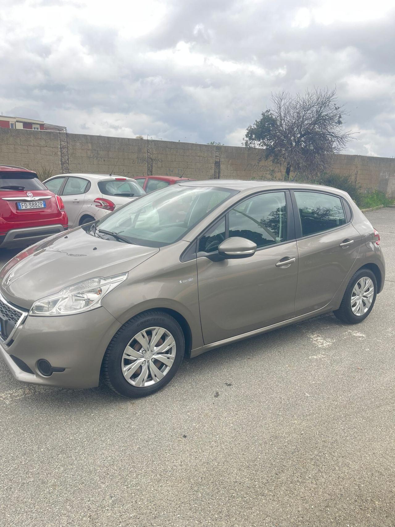 Peugeot 208 1.4 HDi 68 CV 5 porte Access
