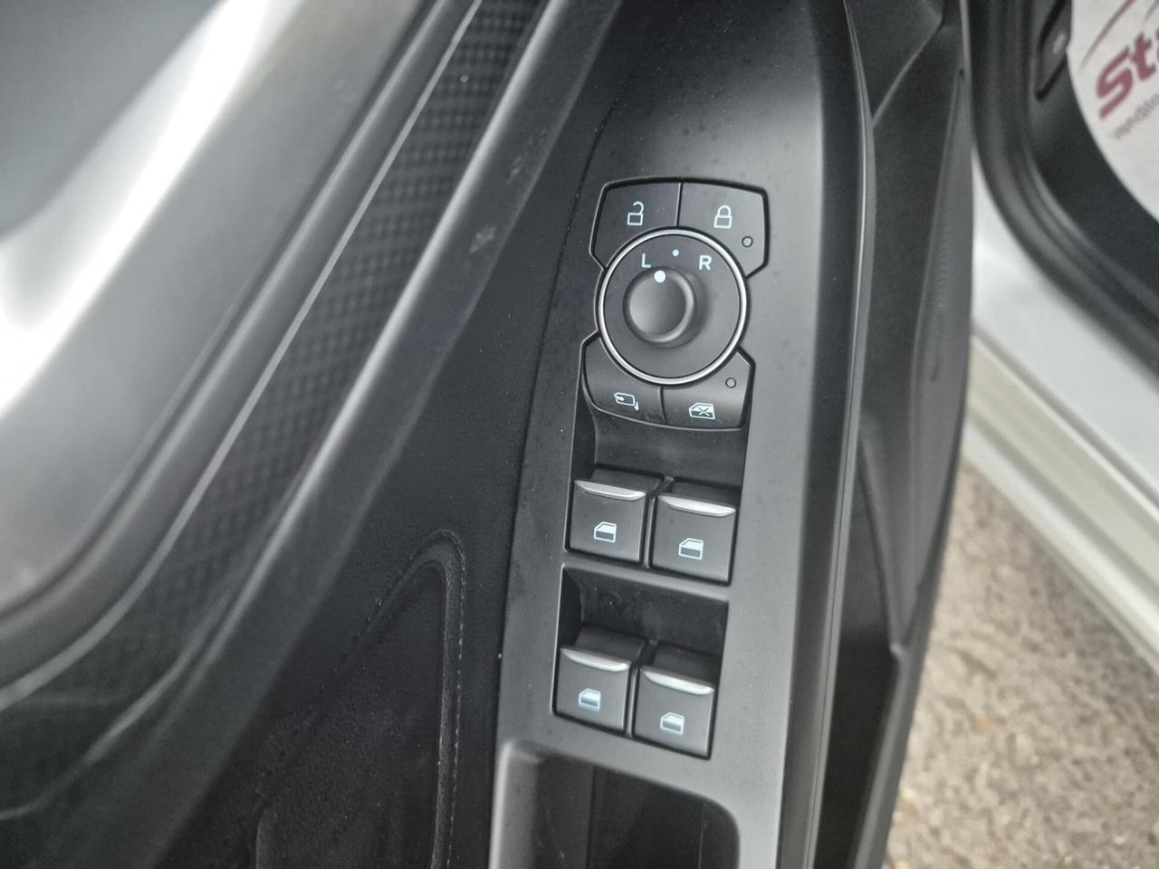 Ford Focus 1.0 EcoBoost Hybrid 155 CV Powershift 5p. ST-Line