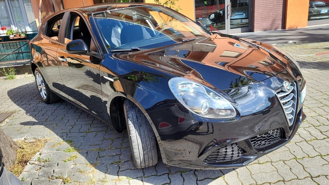 Alfa Romeo GIULIETTA 1,6 JTDM-2-UNICO PROPRIETARIO