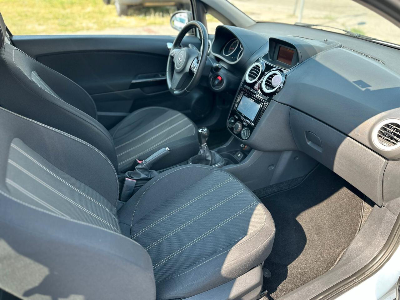 Opel Corsa 1.2 85CV 3 porte GPL-TECH b-color