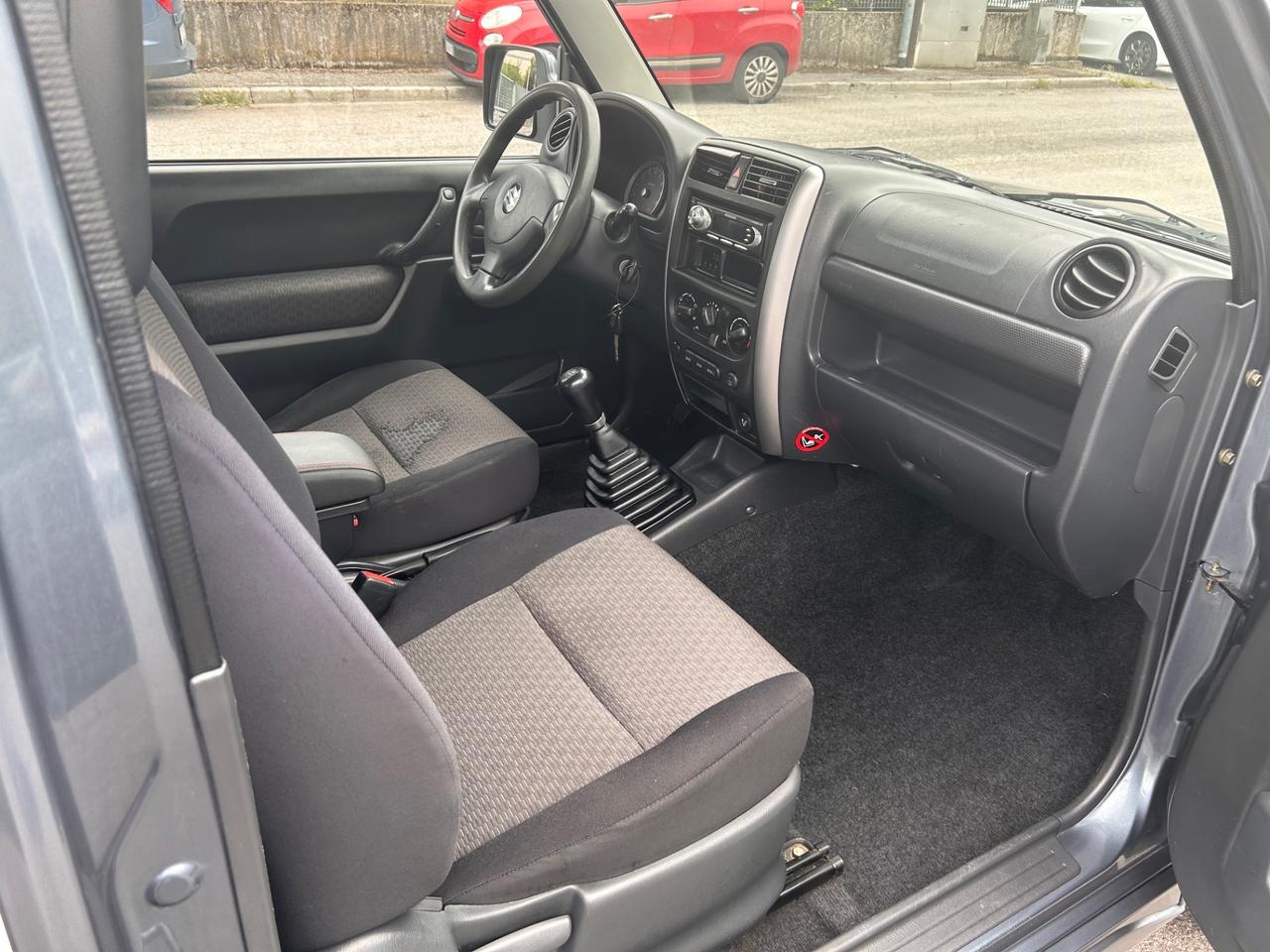 Suzuki Jimny 1300 benzina gancio traino