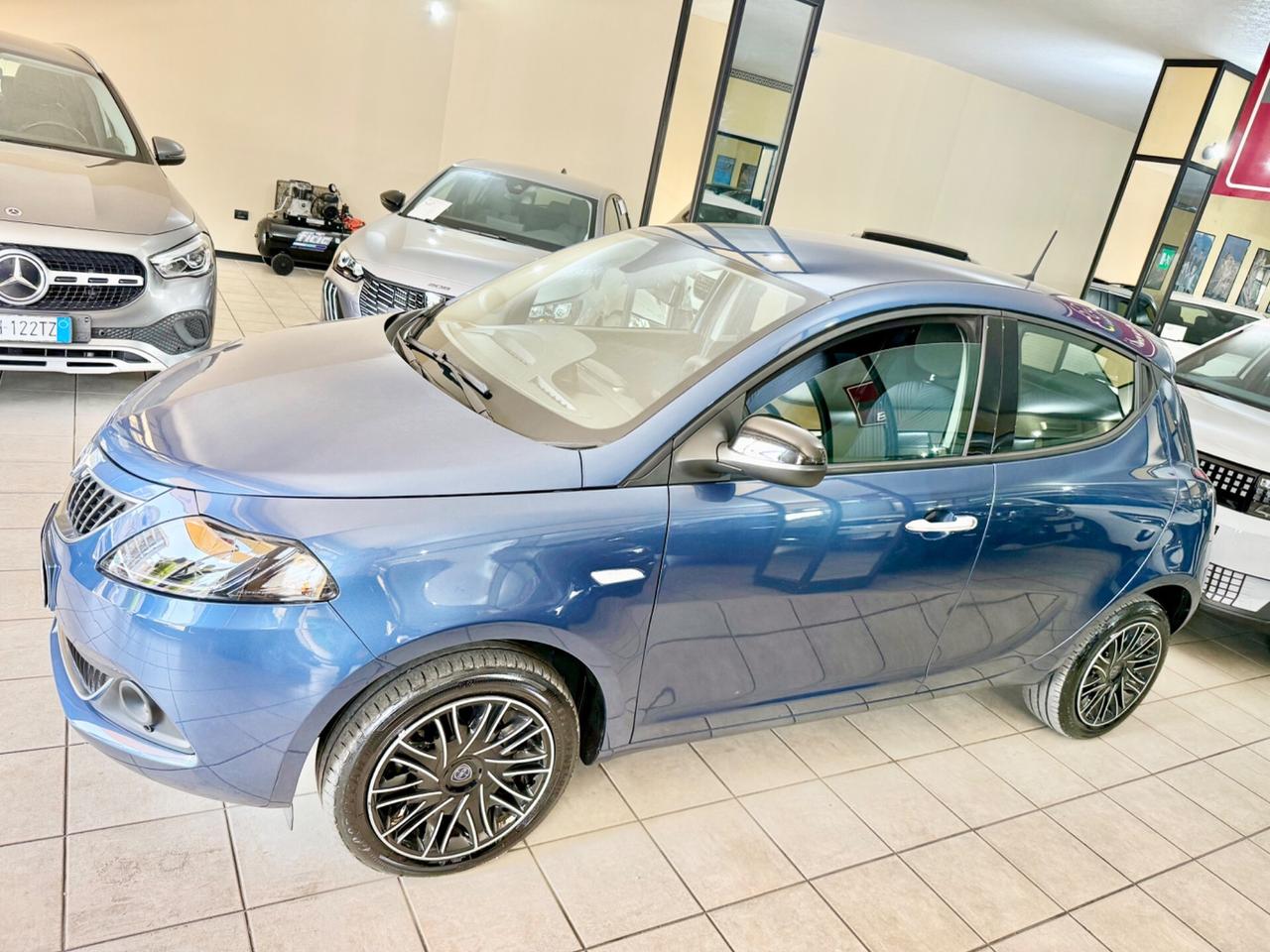 Lancia Ypsilon 1.0 FireFly 5 porte S&S Hybrid Gold