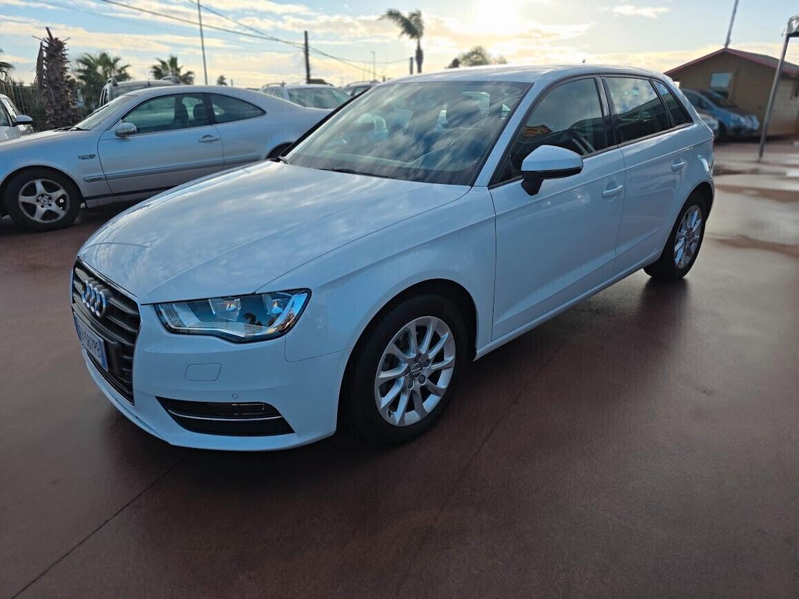 Audi A3 SPB 1.6 TDI 105 CV CR Attraction