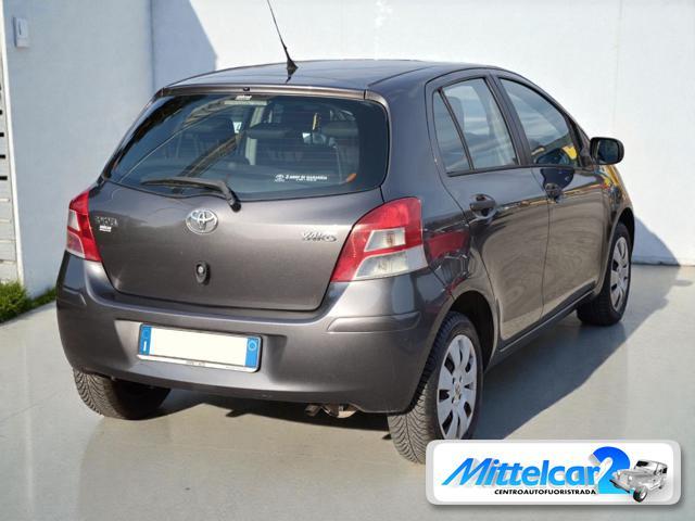 TOYOTA Yaris 1.0 5 porte Now