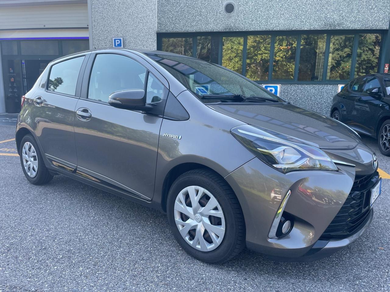 Toyota Yaris 1.5 Hybrid 5 porte*Automatik*Neopatentati*