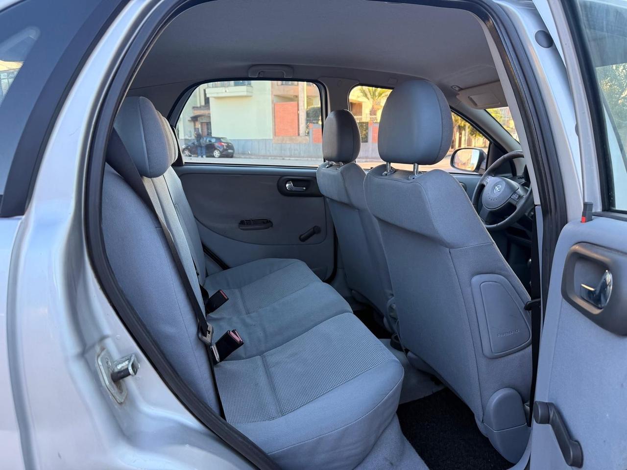 Opel Corsa 1.2i 16V cat 5 porte Enjoy