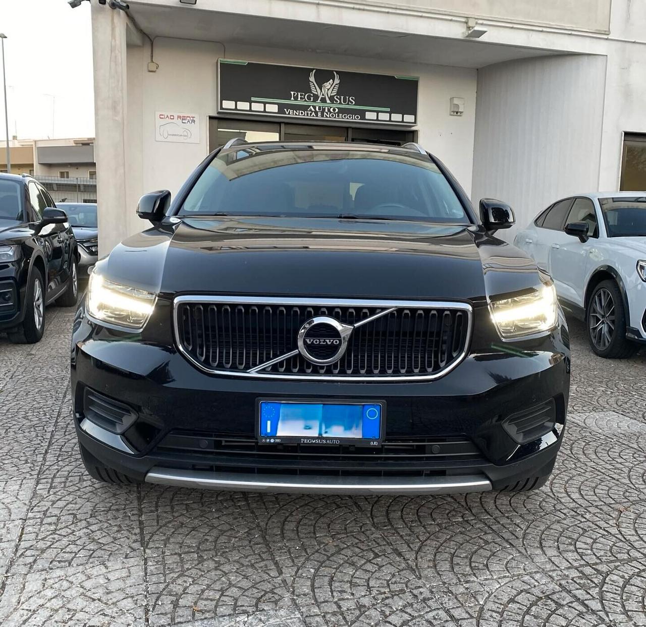Volvo XC40 T2 Momentum Pro