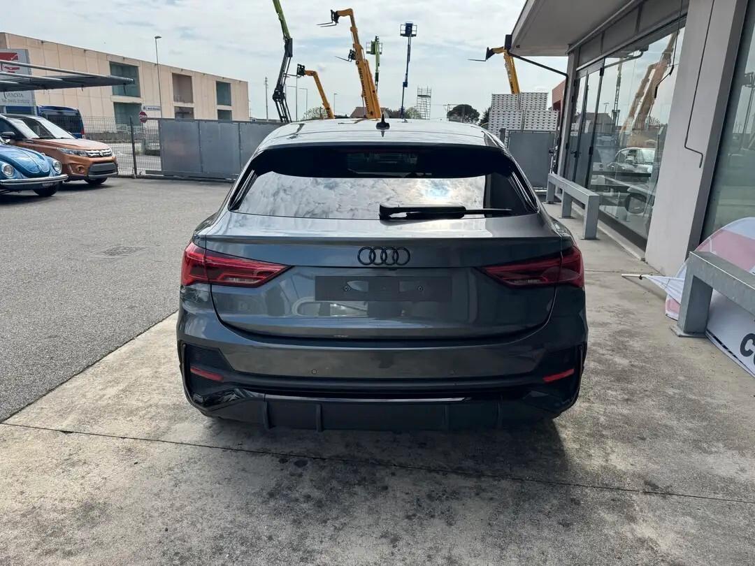 Audi Q3 SPB 35 TFSI S tronic Identity Black Sportbavk s-line