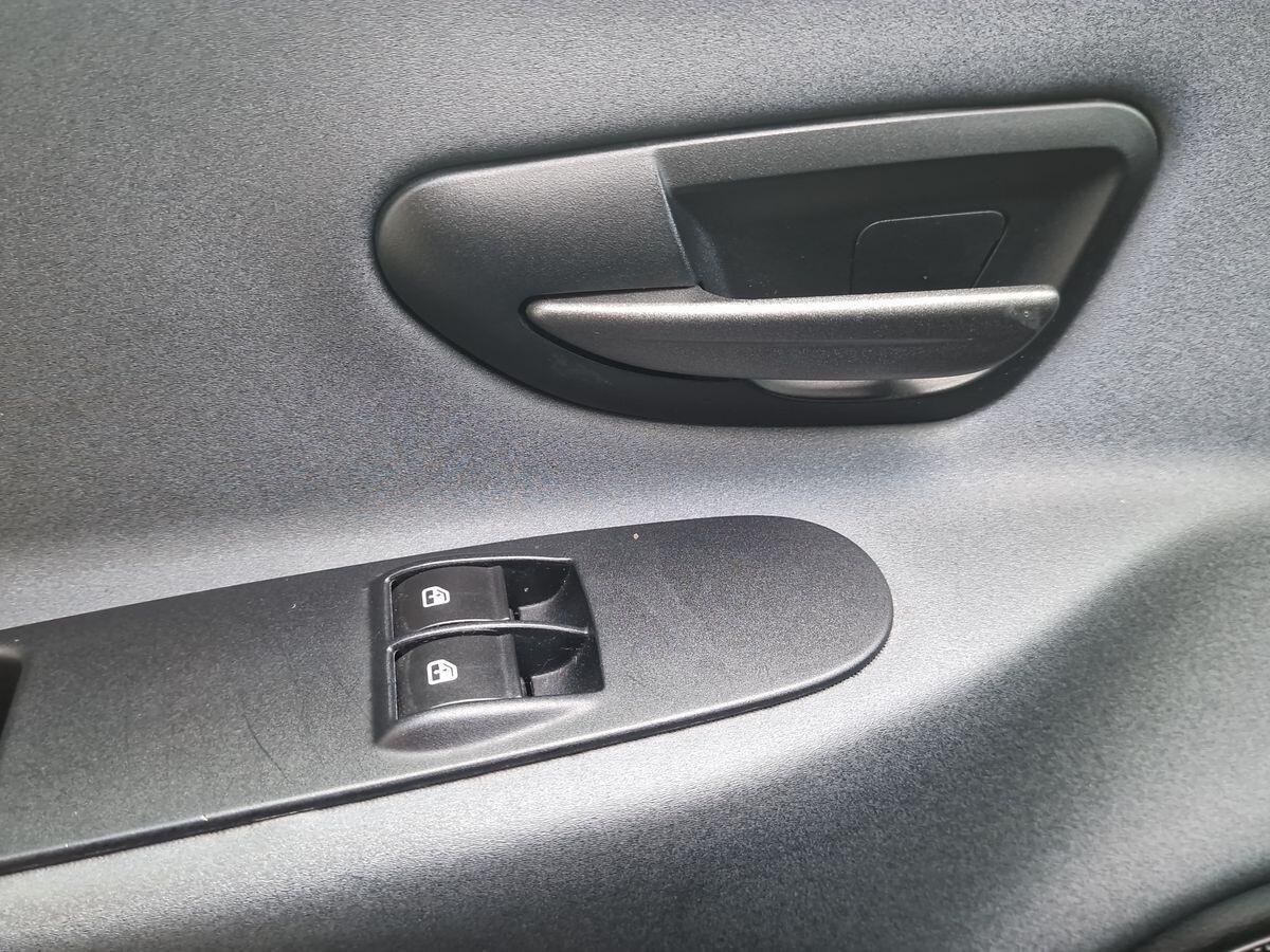 LANCIA YPSILON 1.2 SILVER