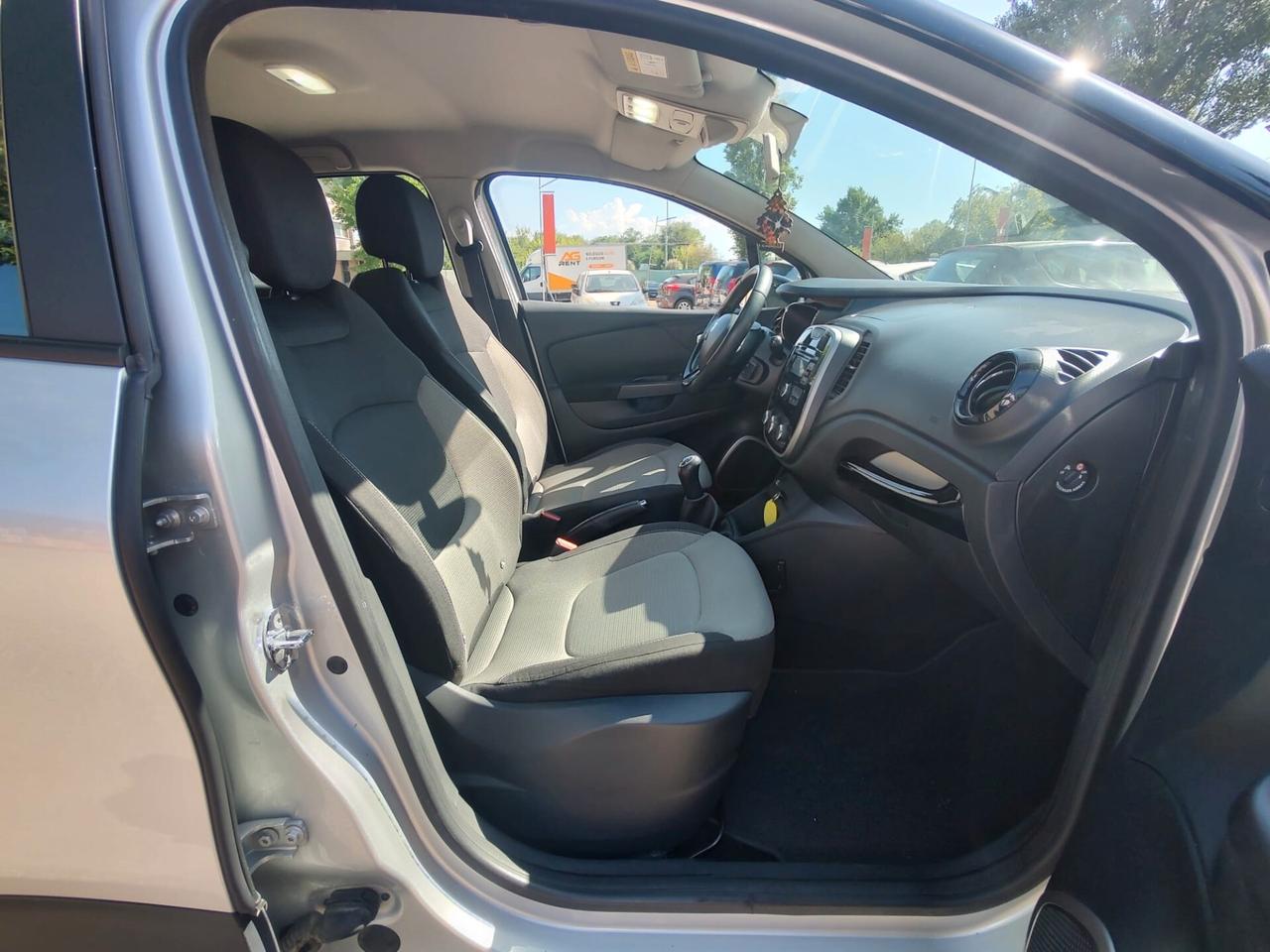 Renault Captur 0.9 TCe 12V 90 CV Start&Stop Live, VEICOLO EURO 5B, OK NEOPATENTATI, GARANZIA L.12 MESI