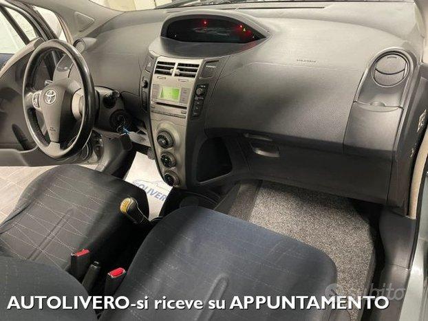 TOYOTA Yaris 1.0 5 porte Sol 69cv-UNIPRO