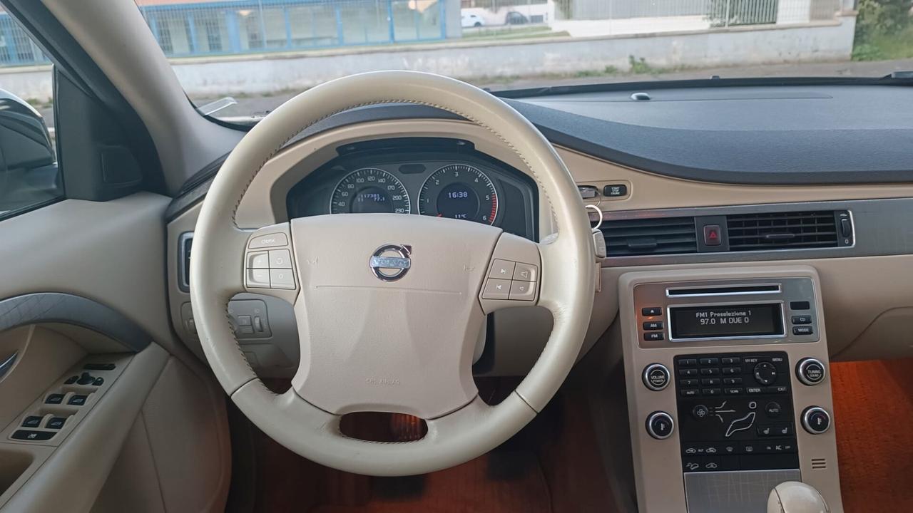 Volvo XC 70 momentum