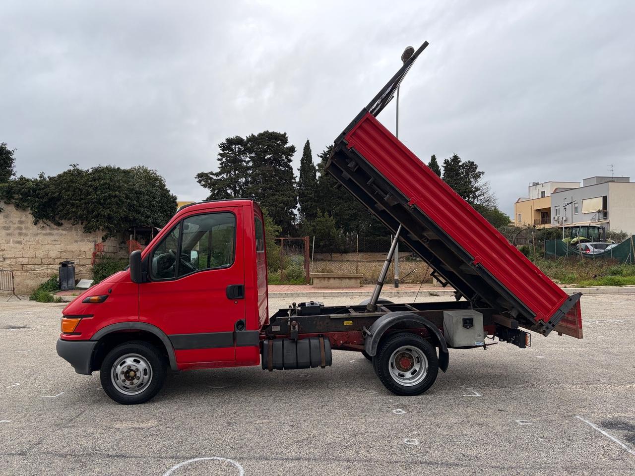 Iveco Daily 35S13 2.8 TDI PC Cabinato