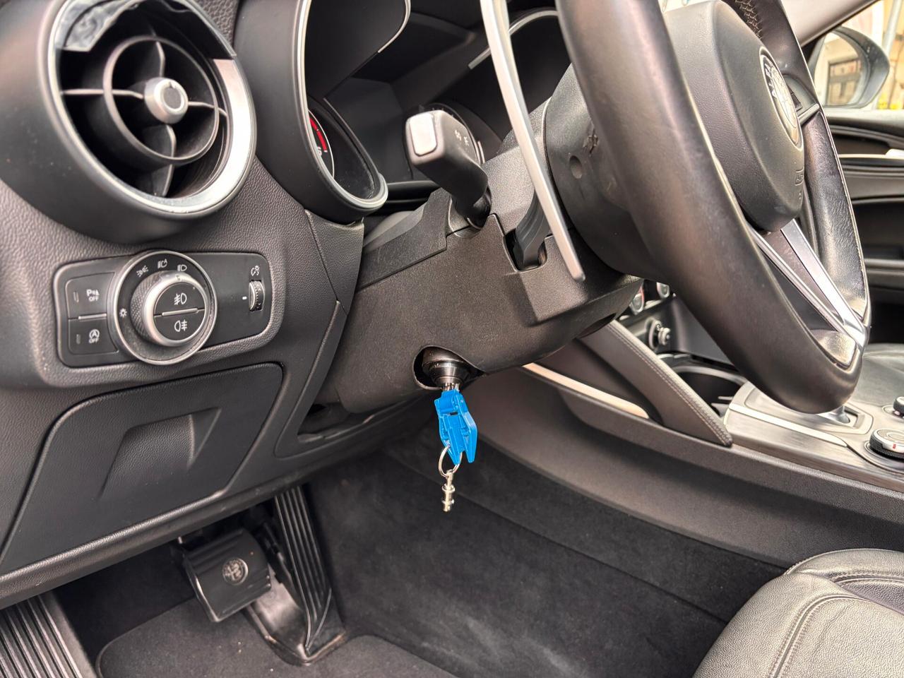 Alfa Romeo Stelvio 2.2 Turbodiesel 180 CV AT8 RWD Super