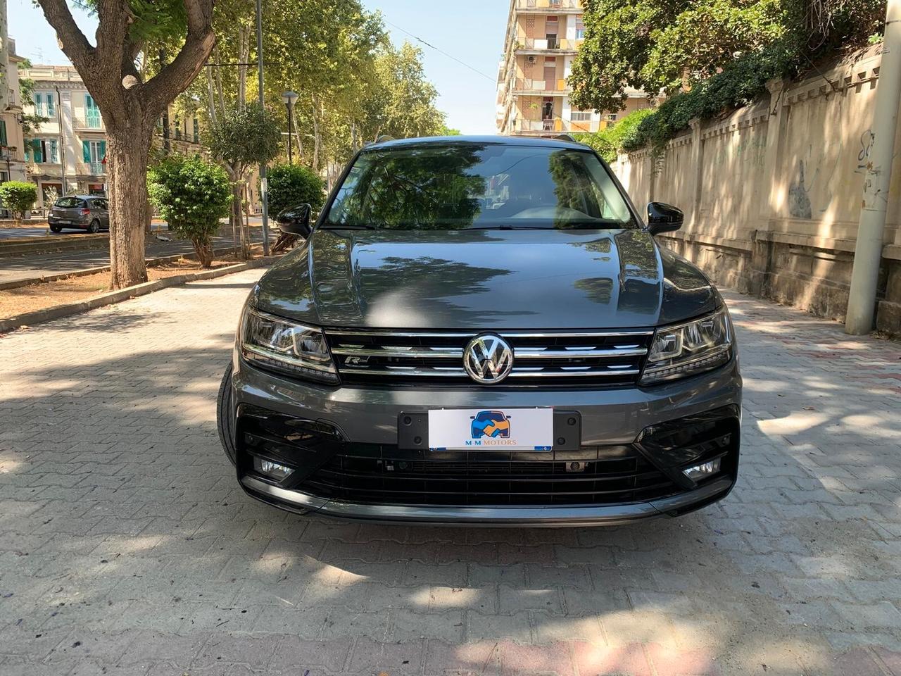 Volkswagen Tiguan 2.0 TDI SCR DSG Sport BlueMotion Technology R-LINE