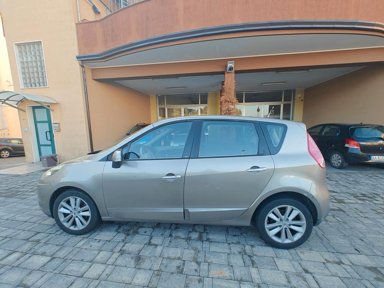 Renault Scenic Scénic X-Mod 1.5 dCi 110CV Luxe