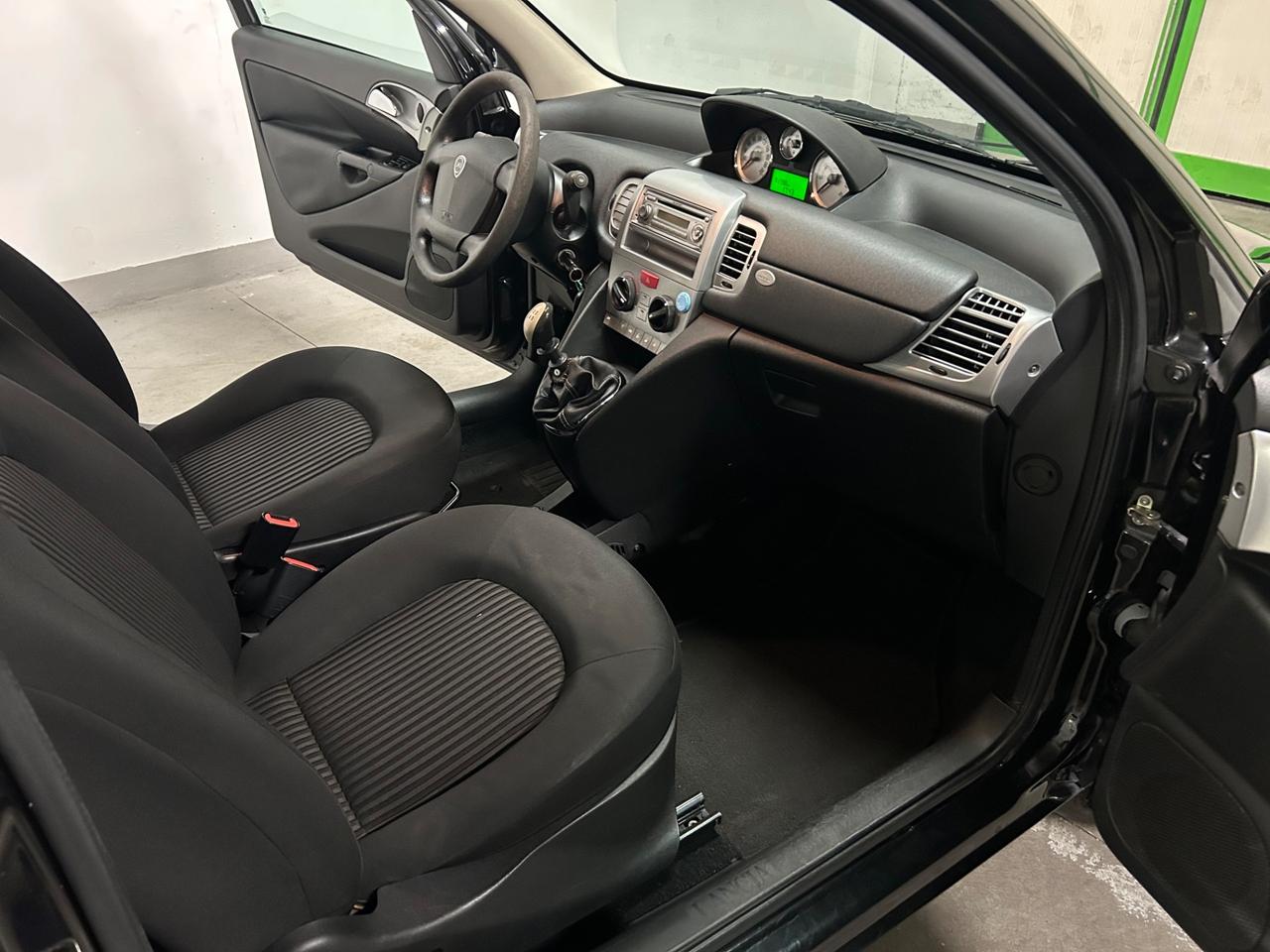 Lancia Ypsilon 1.2 69 CV Argento