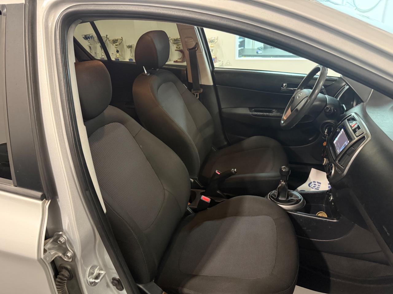 Hyundai i20 1.2 5p. Econext Sound Edition