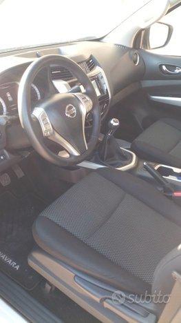 Nissan Navara pick up N1 autocarro 5 posti