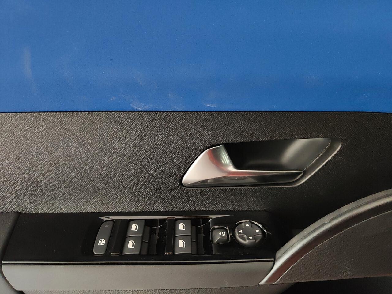 Lancia Ypsilon Hybrid e-DCT HF Line