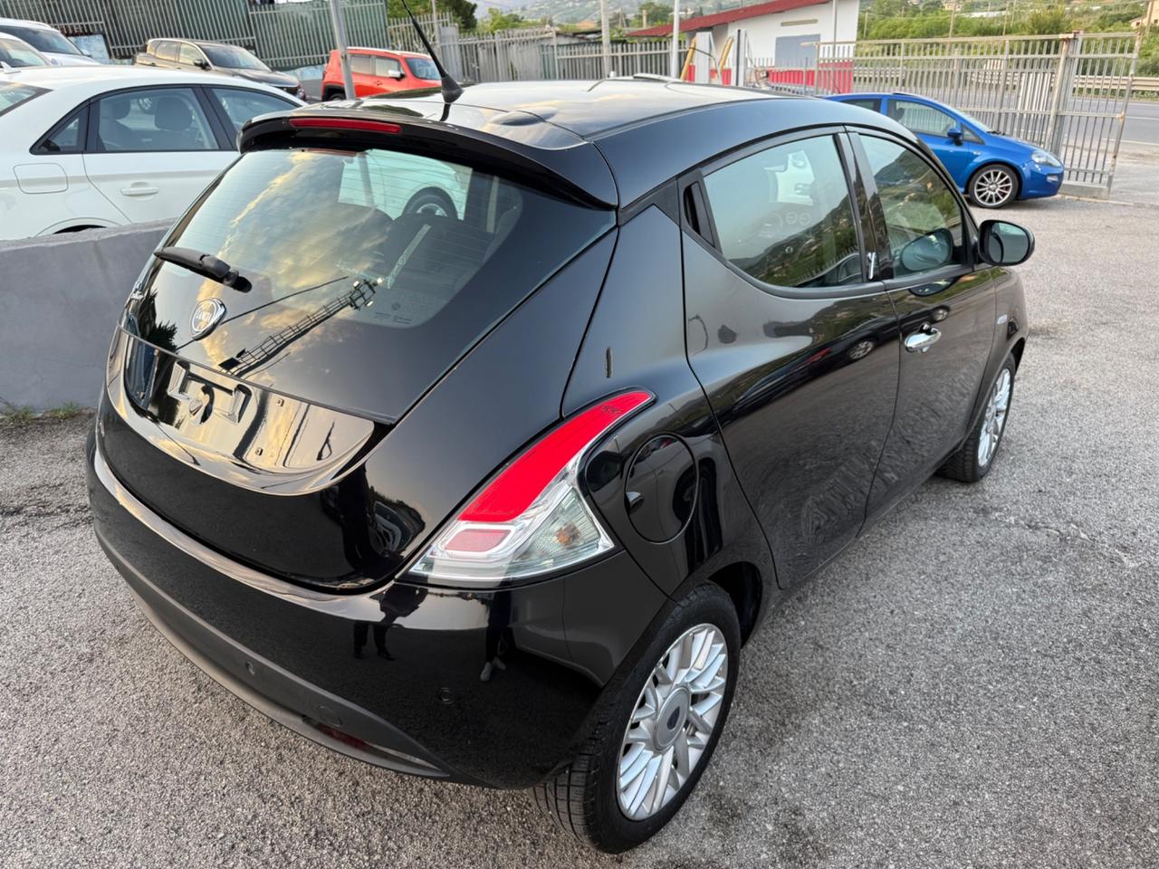 Lancia Ypsilon 1.2 69 CV 5 porte S&S Gold