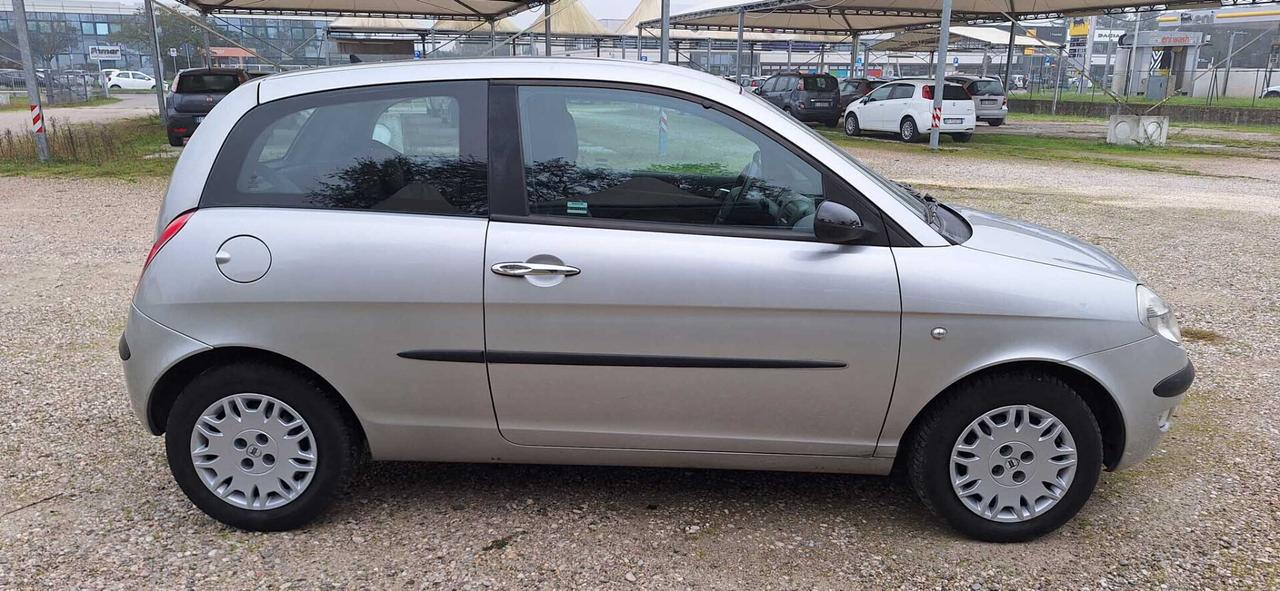 Lancia Ypsilon 1.2 Oro