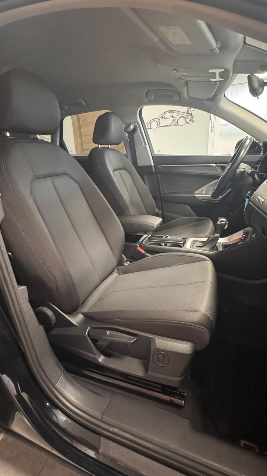 Audi Q3 35 TDI S tronic Business