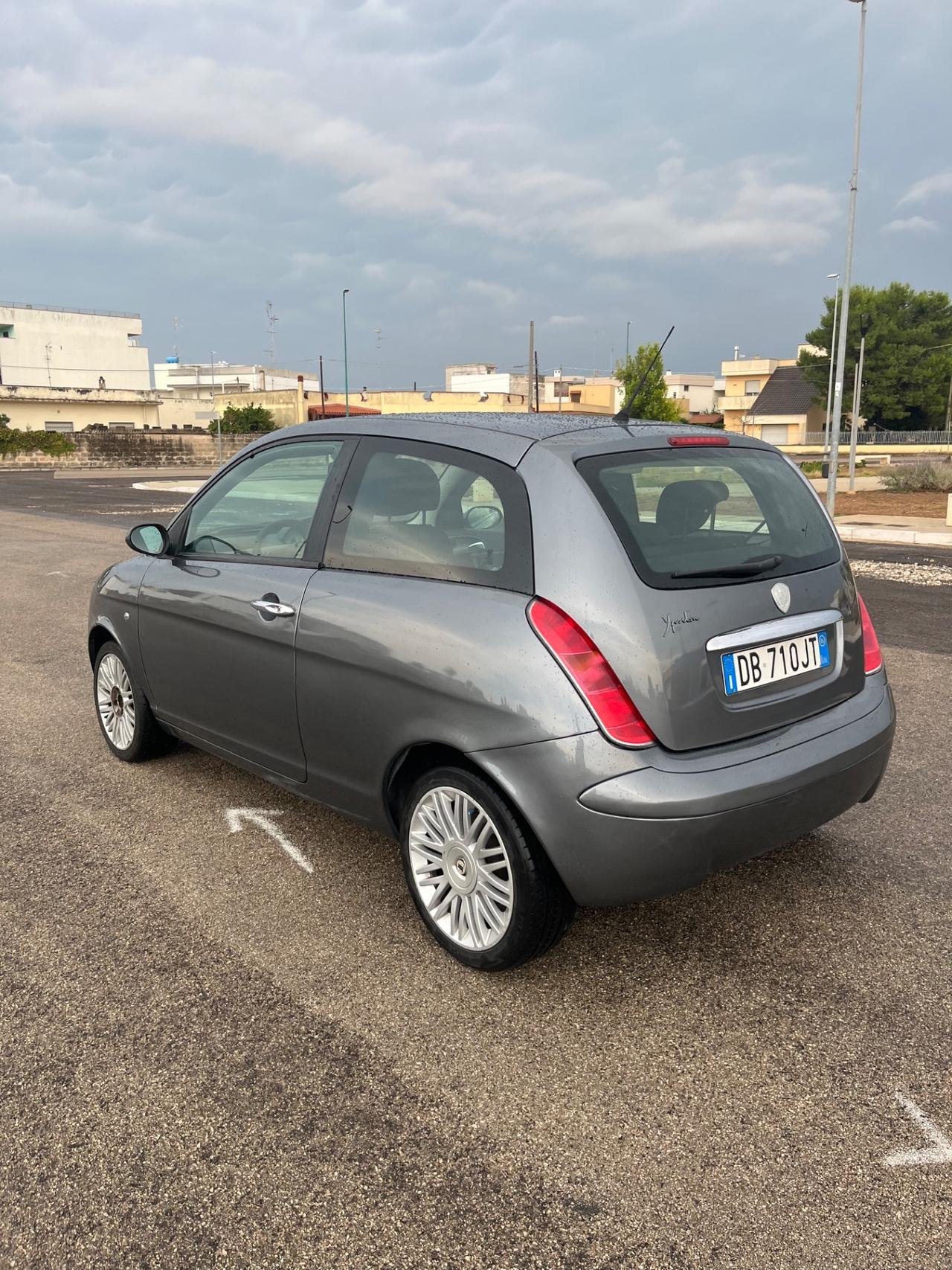 Lancia Ypsilon 1.2 Oro