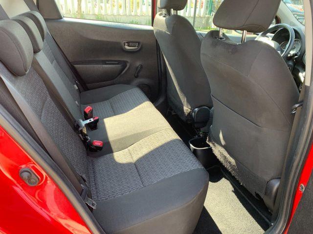 TOYOTA Yaris 1.0 5 porte Lounge