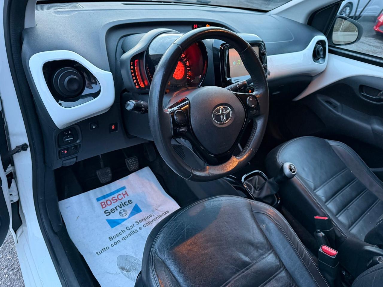 Toyota Aygo 1.0 VVT-i 69 CV 5 porte x-wave