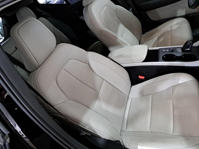 VOLVO XC40 D3 AWD Geartronic Momentum Pro MY21