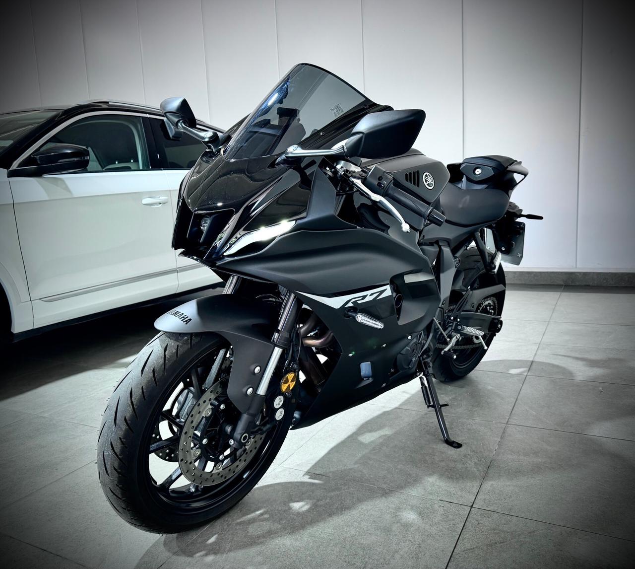 Yamaha YZF R7
