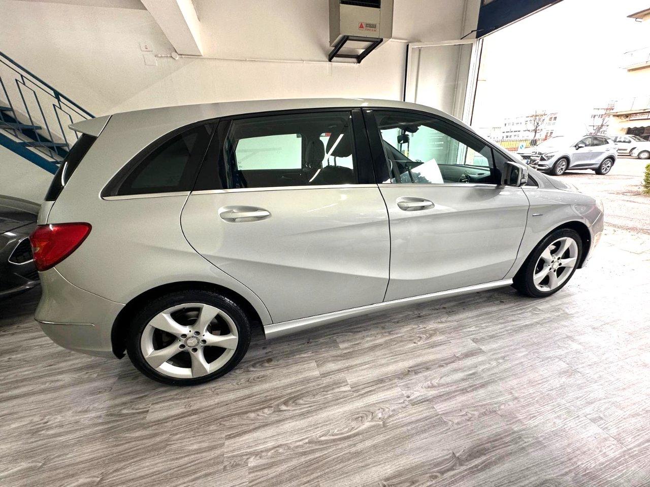 Mercedes-Benz B 180 B 180 be Premium
