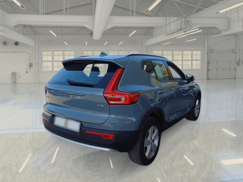 VOLVO XC40 T2 ESSENTIAL SUV