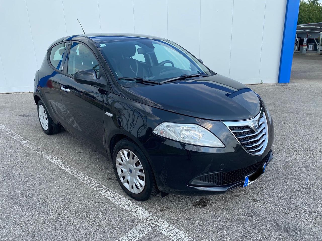 Lancia Ypsilon 1.2 69 CV 5 porte GPL Ecochic Silver